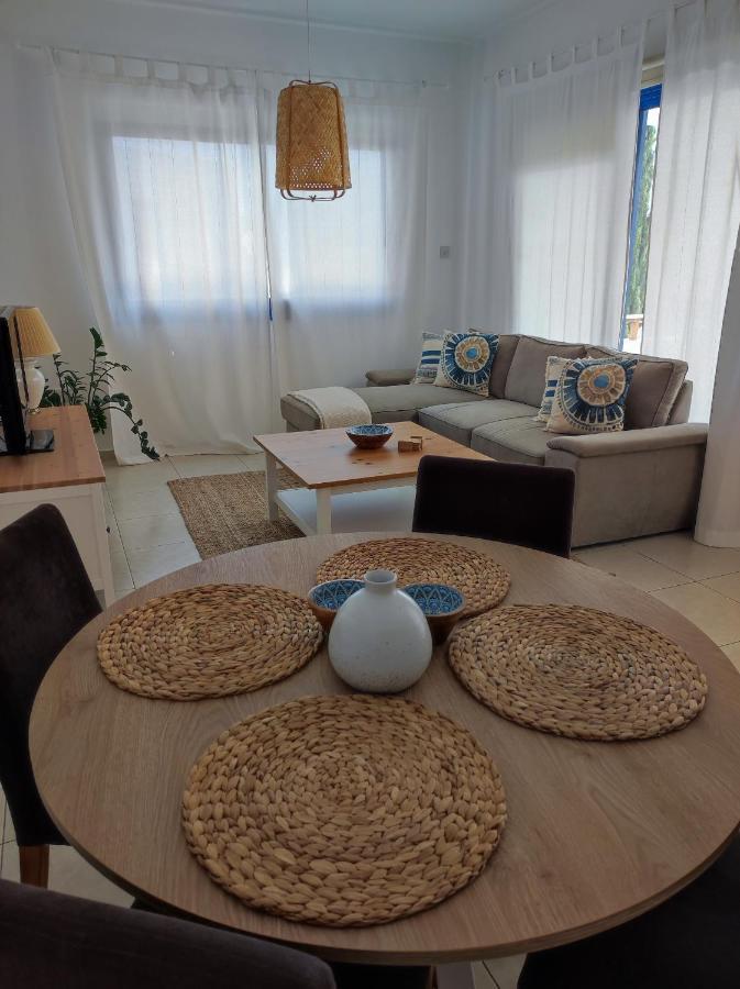 Marina Gardens Apartment Paphos ภายนอก รูปภาพ