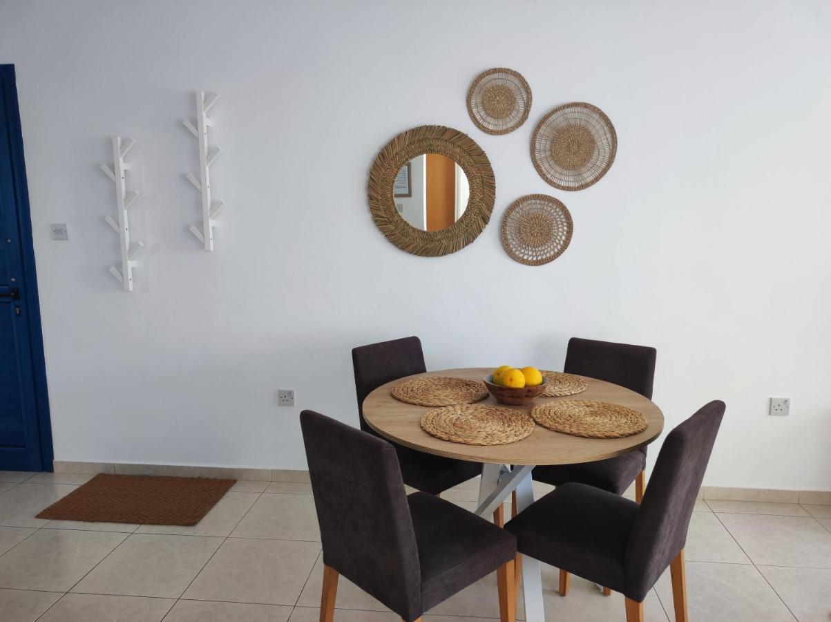 Marina Gardens Apartment Paphos ภายนอก รูปภาพ