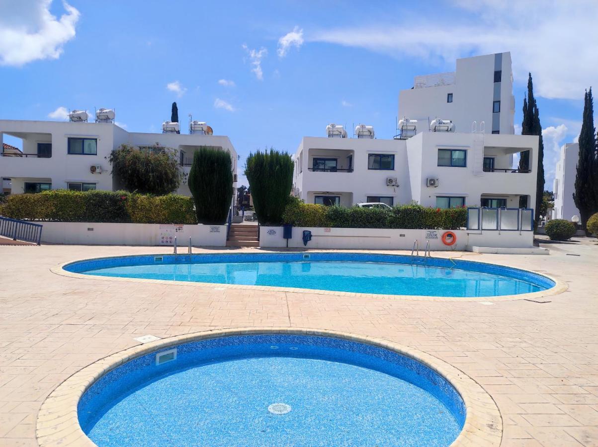 Marina Gardens Apartment Paphos ภายนอก รูปภาพ